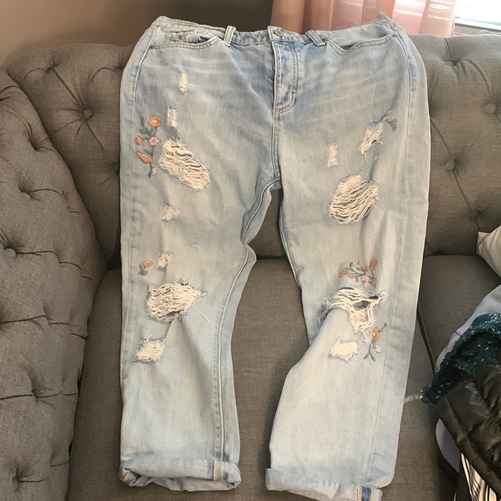 Lucky Brand Ripped Boyfriend Fit Jeans
